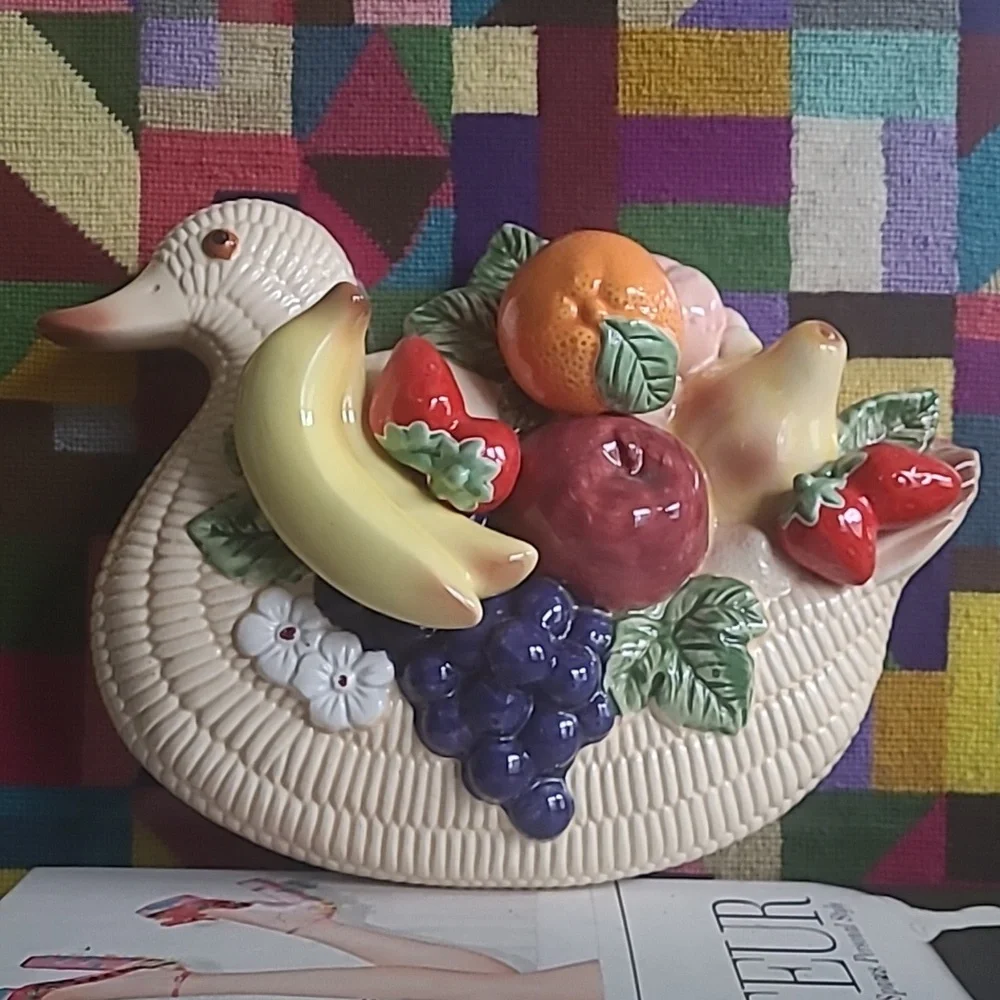 VINTAGE MAJOLICA CERAMIC DUCK FRUIT BASKET WALL HANGING